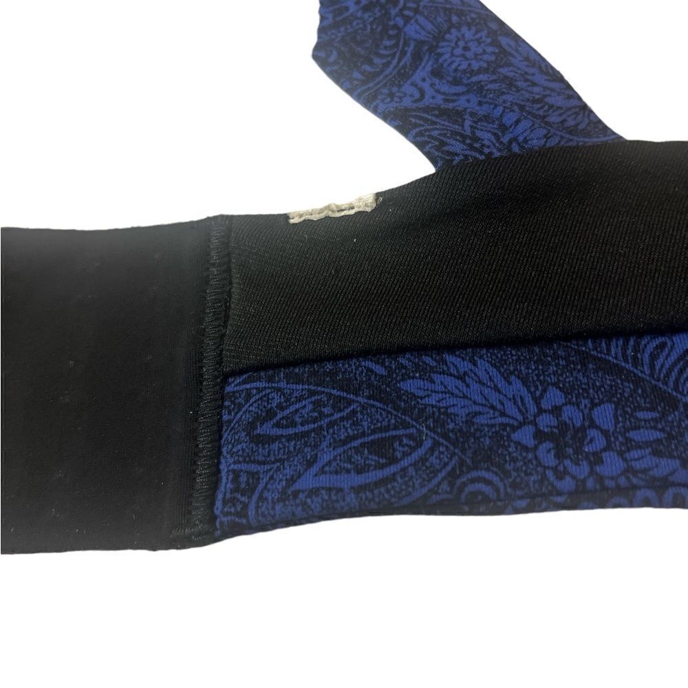 Lululemon workout bra blue paisley - Picture 4 of 4